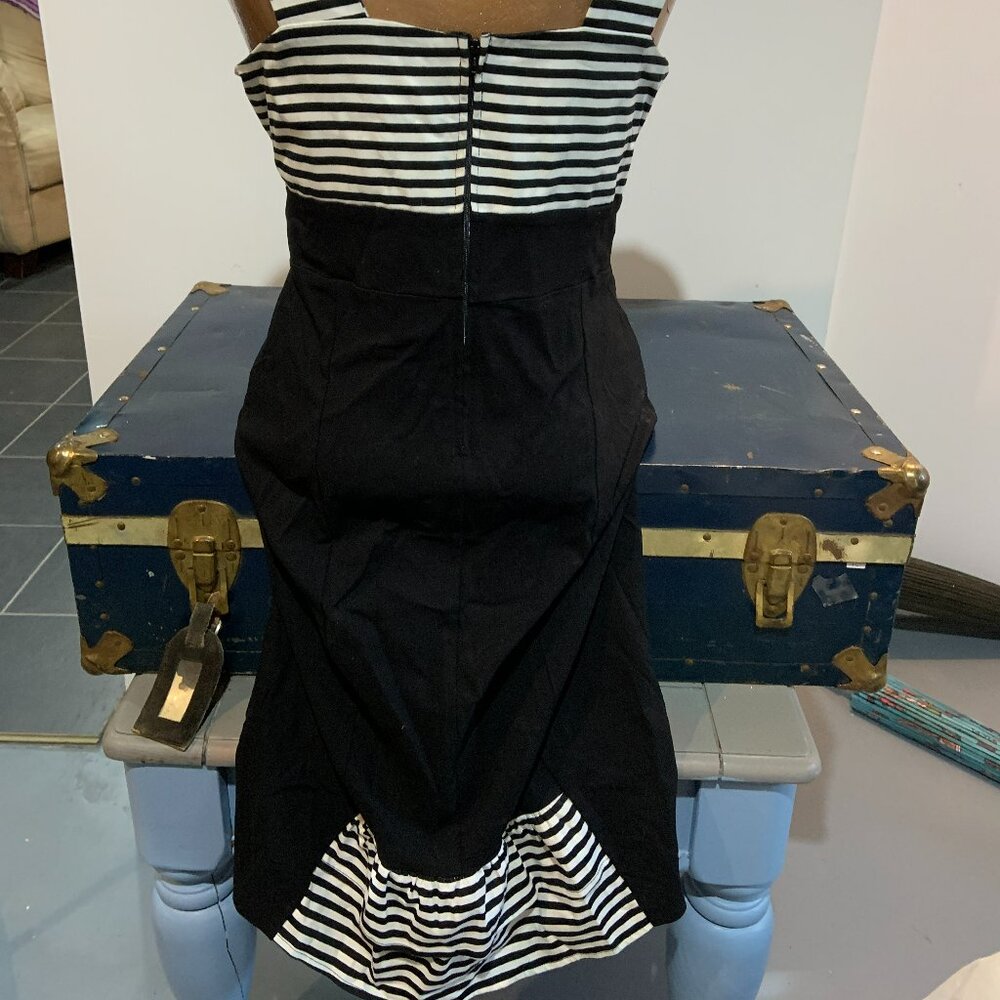 Hot Topic black and white wiggle dress size Xlarge
